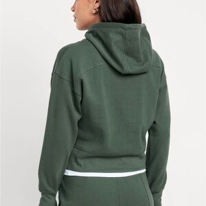 Old navy dynamic fleece half-zip hoodie